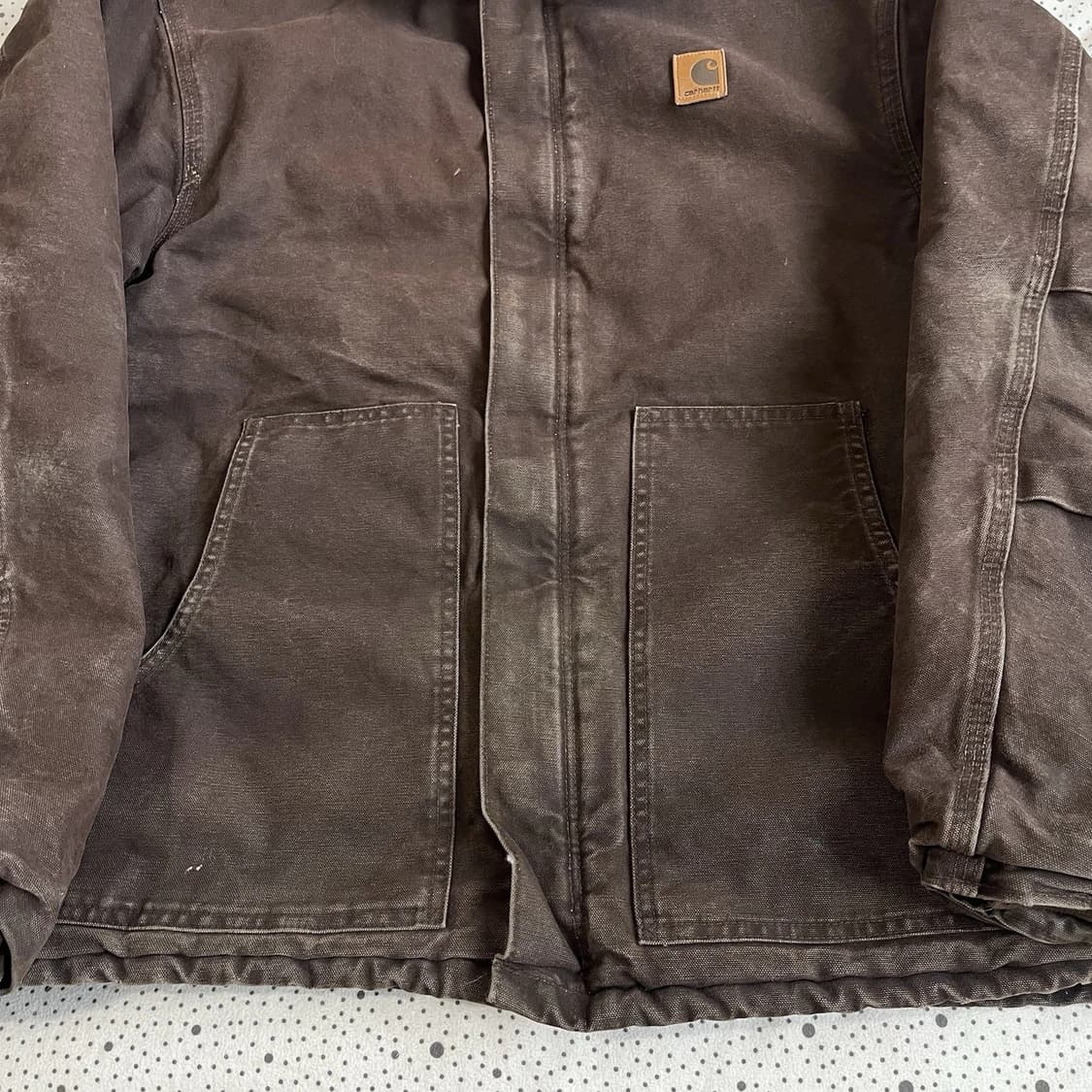 칼하트 J22 아크틱 자켓 다크 브라운 상품이미지3