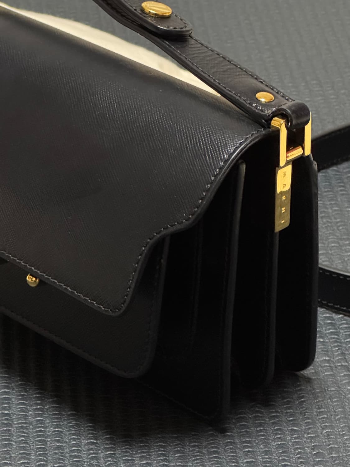 마르니 트렁크백 미니 사피아노 상품이미지3