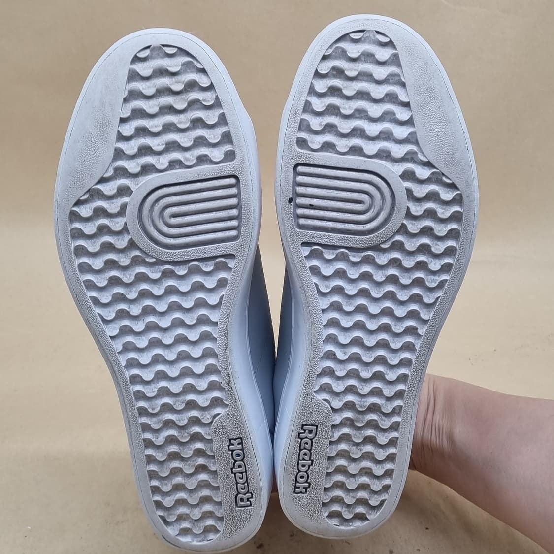 리복 럭스워크 여성 스니커즈 240 상품이미지3