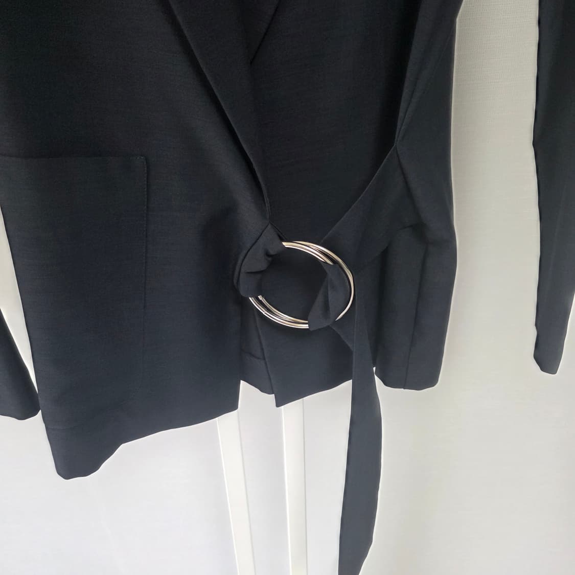 탑샵 링 벨트 블랙 자켓 상품이미지4