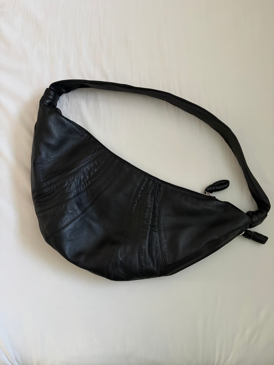 르메르 크루아상 백 소프트 나파 레더 (라지(L)사이즈 / 블랙) 상품이미지1