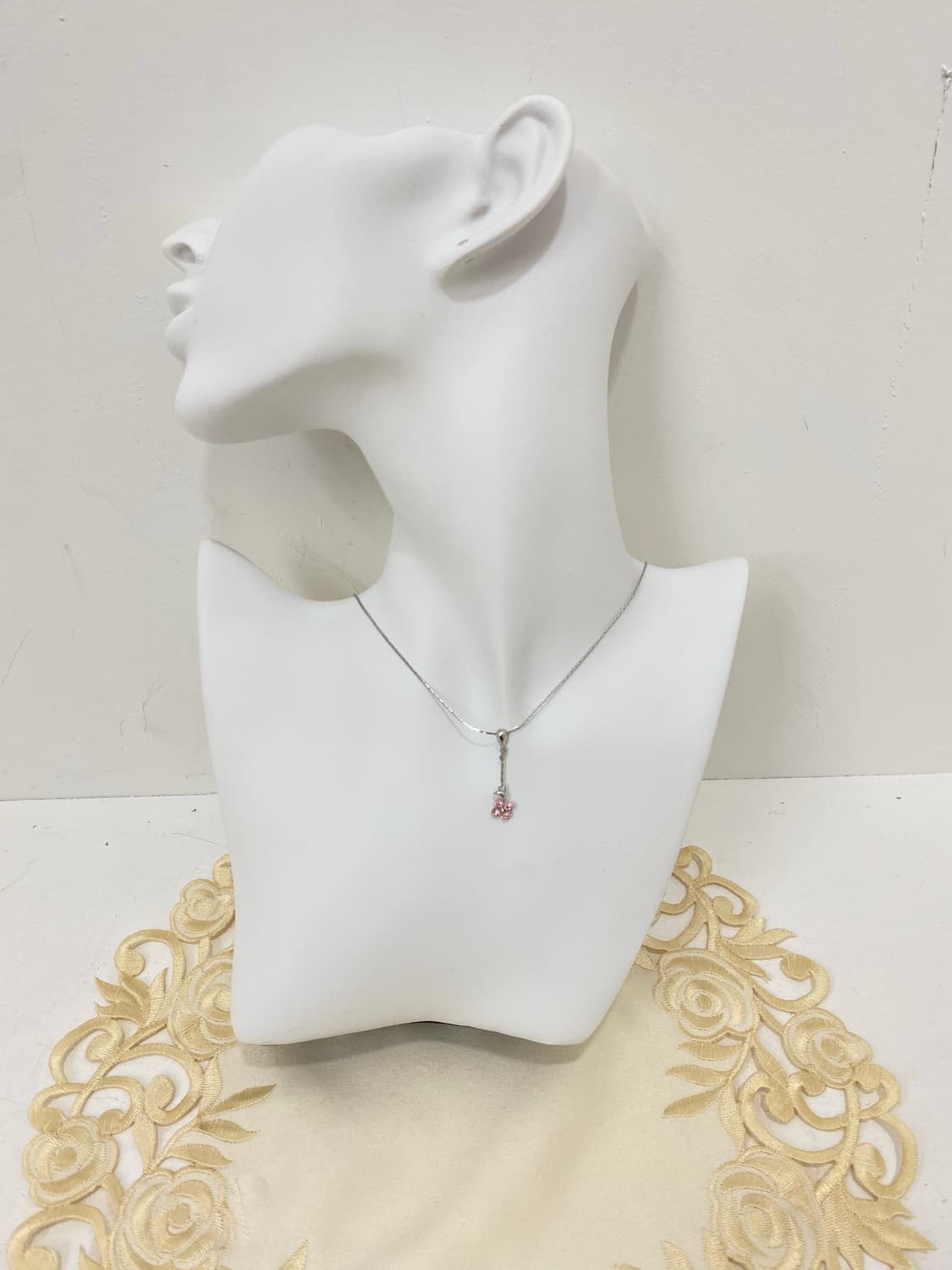 Courrèges 핑크 플라워 비즈 목걸이 상품이미지5