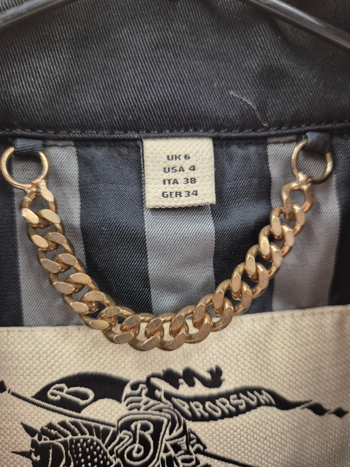 버버리 블랙 크롭 트렌치 코트 UK6 상품이미지5