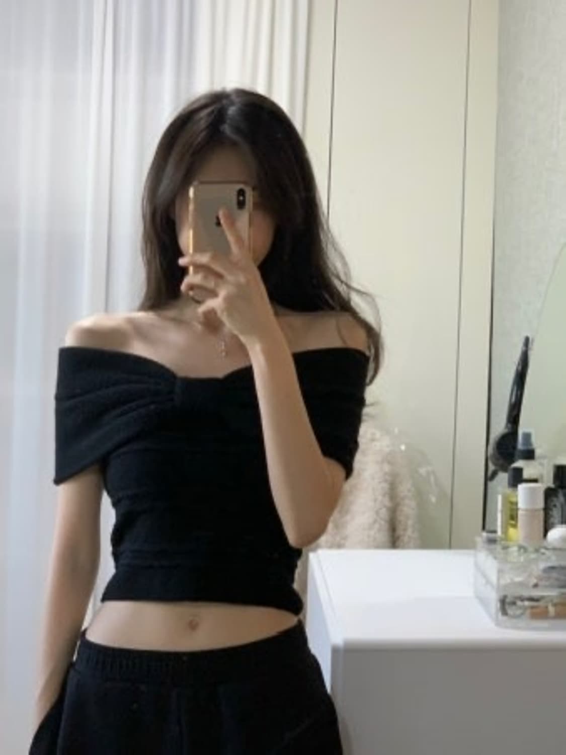 더바넷 블랙리본 오프숄더 니트탑 상품이미지1