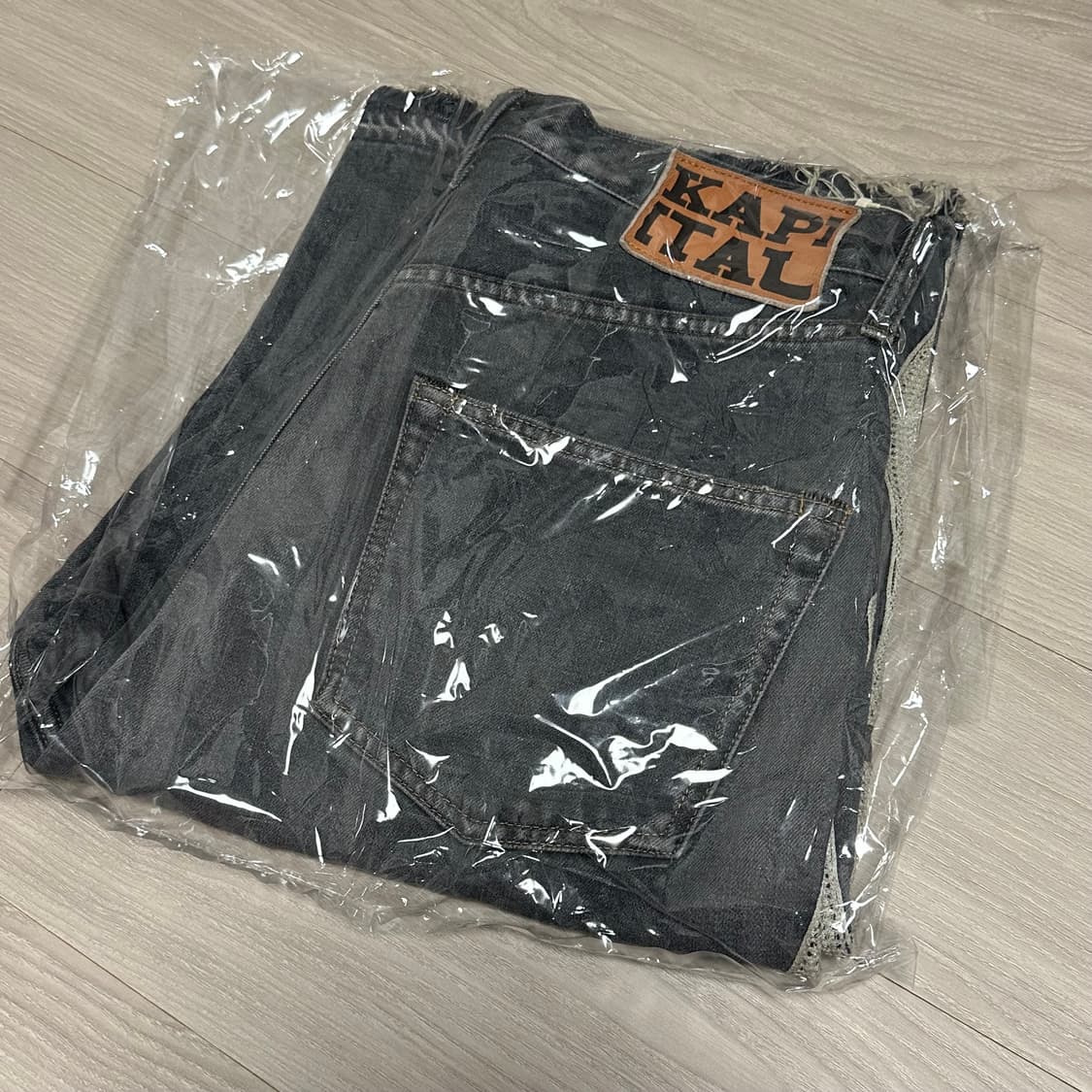 캐피탈 데님 본 자수 숏 팬츠 블랙 상품이미지1