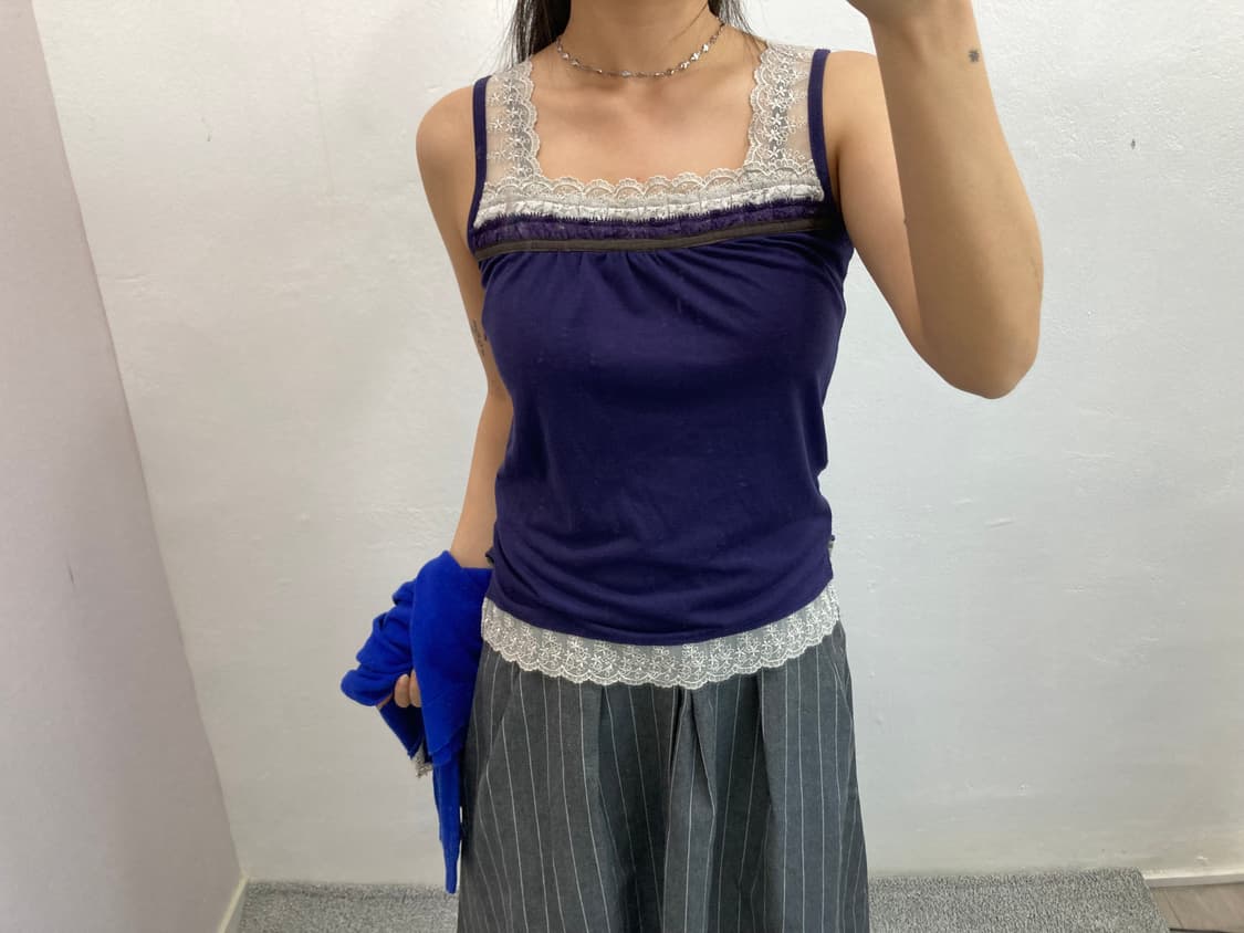 퍼플 레이스 스퀘어넥 슬리브리스 상품이미지1