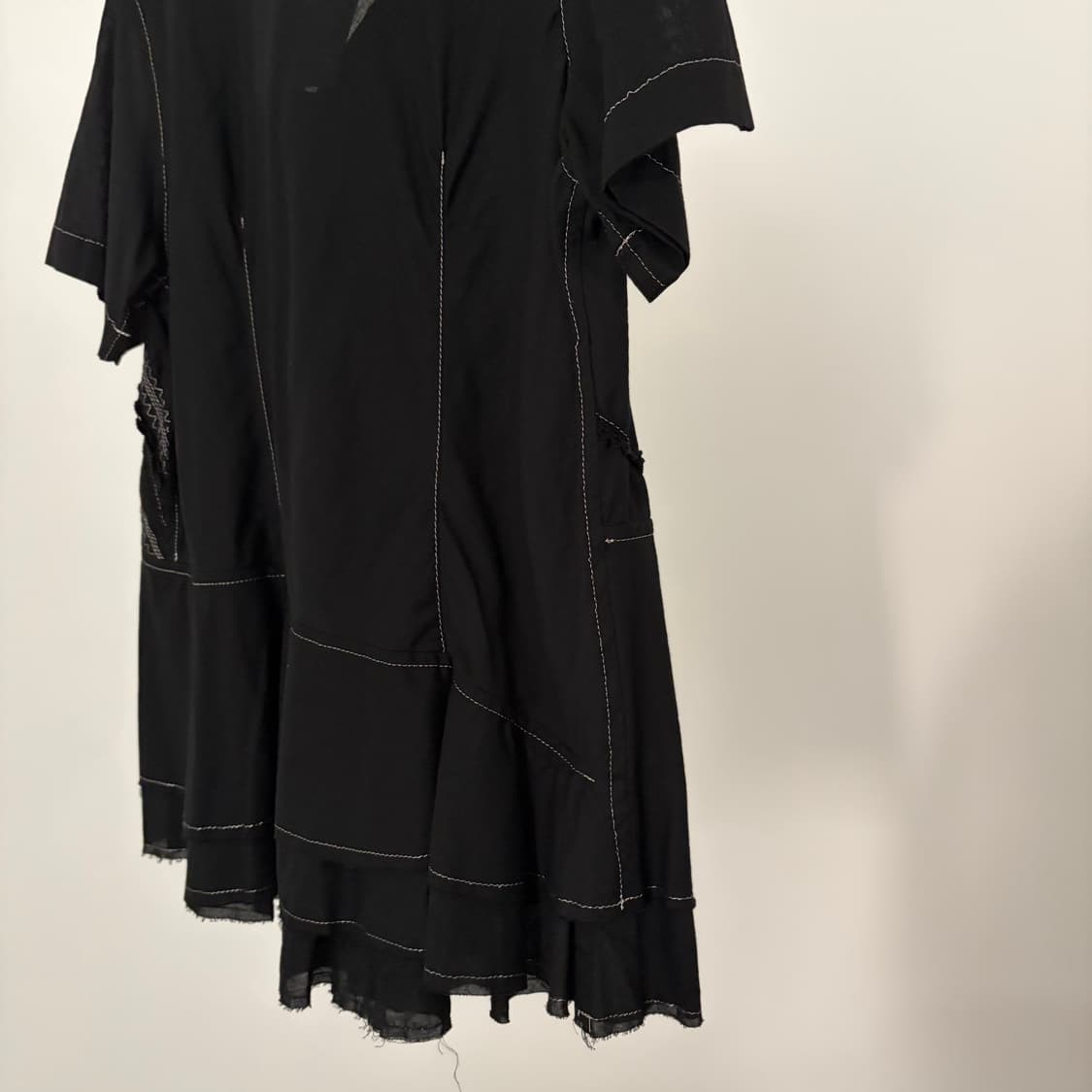 Diagonal Glitter Embroidered Blouse 상품이미지8
