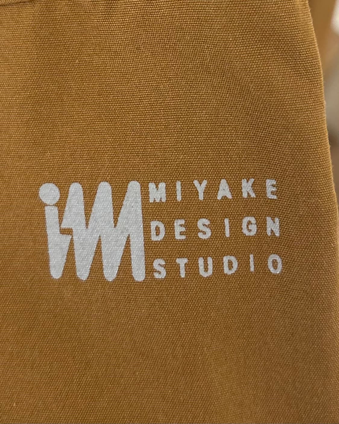 이세이미야케 디자인스튜디오 브라운 하이넥 롱 코트 상품이미지7