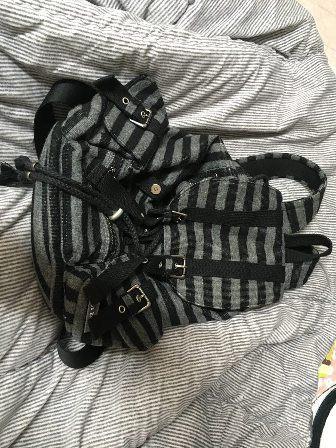 파히섬 (탠스댄스) 스트라이프 백팩 판매합니다 상품이미지2