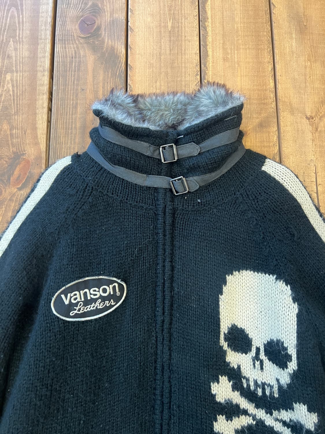 벤슨 블랙 넥버클 스켈레톤 코위찬 무스탕 상품이미지9