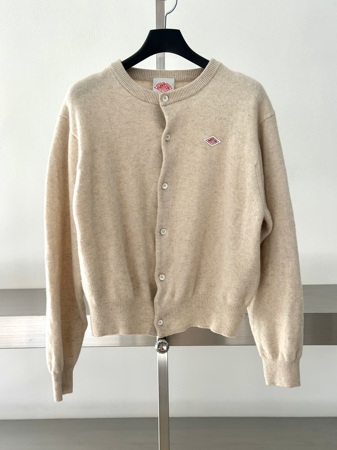 단톤 24FW 오트밀 램스울 크루넥 가디건  상품이미지3