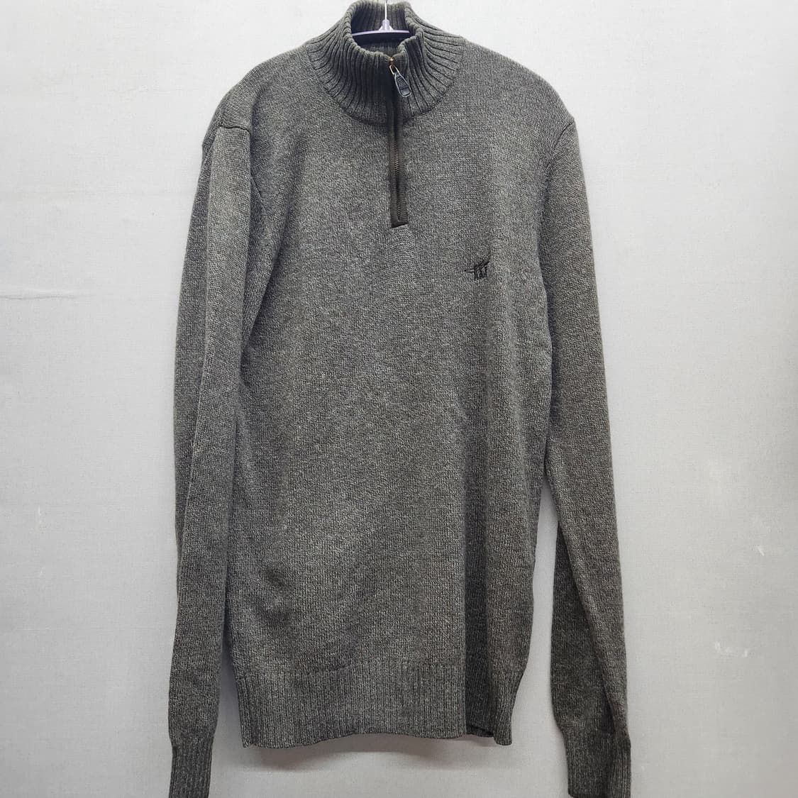 헨리코튼 로고자수 모 반집업 니트 95(M) 상품이미지1