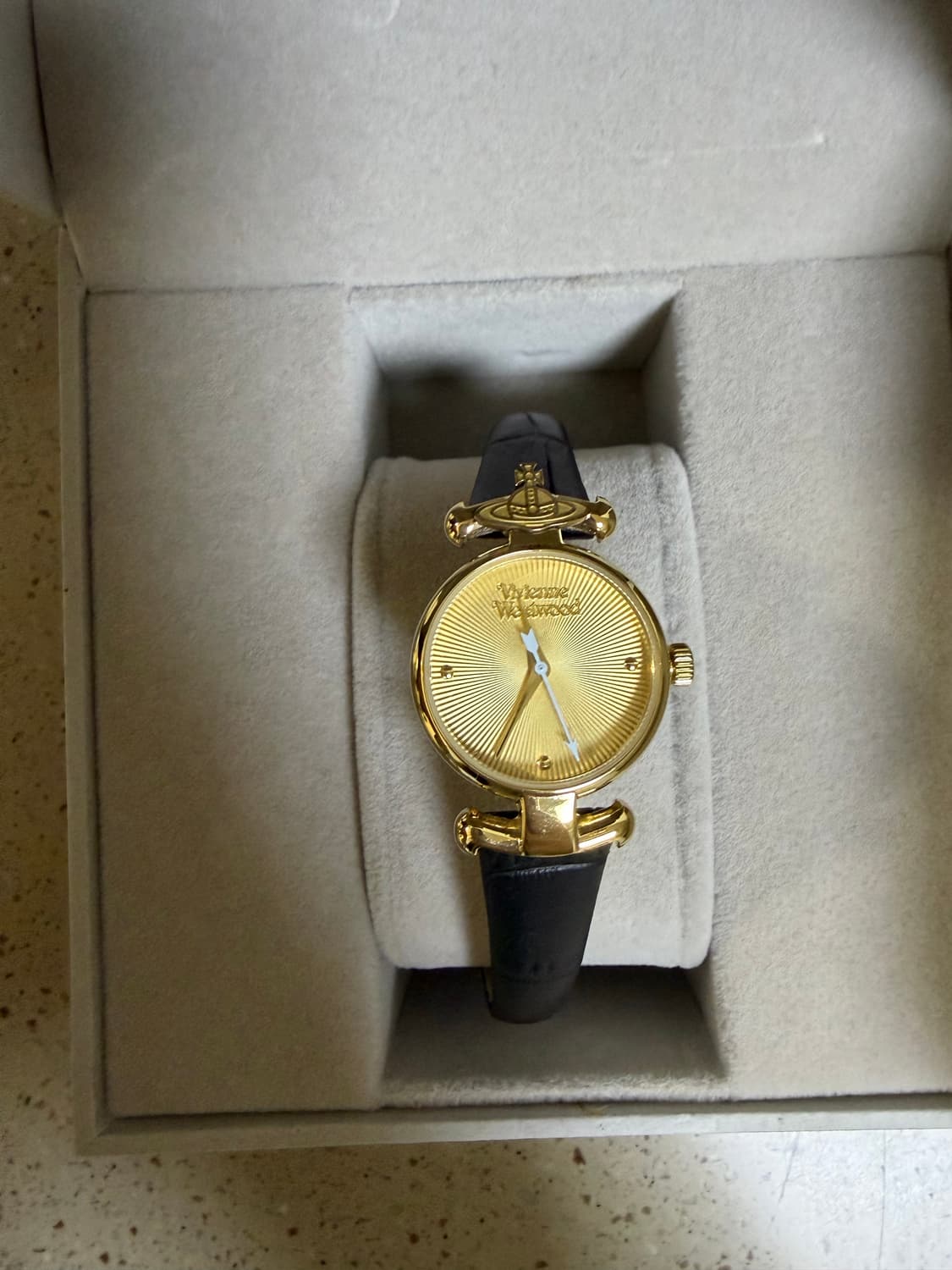 비비안웨스트우드 시계 가죽시계 블랙 풀박스 상품이미지1