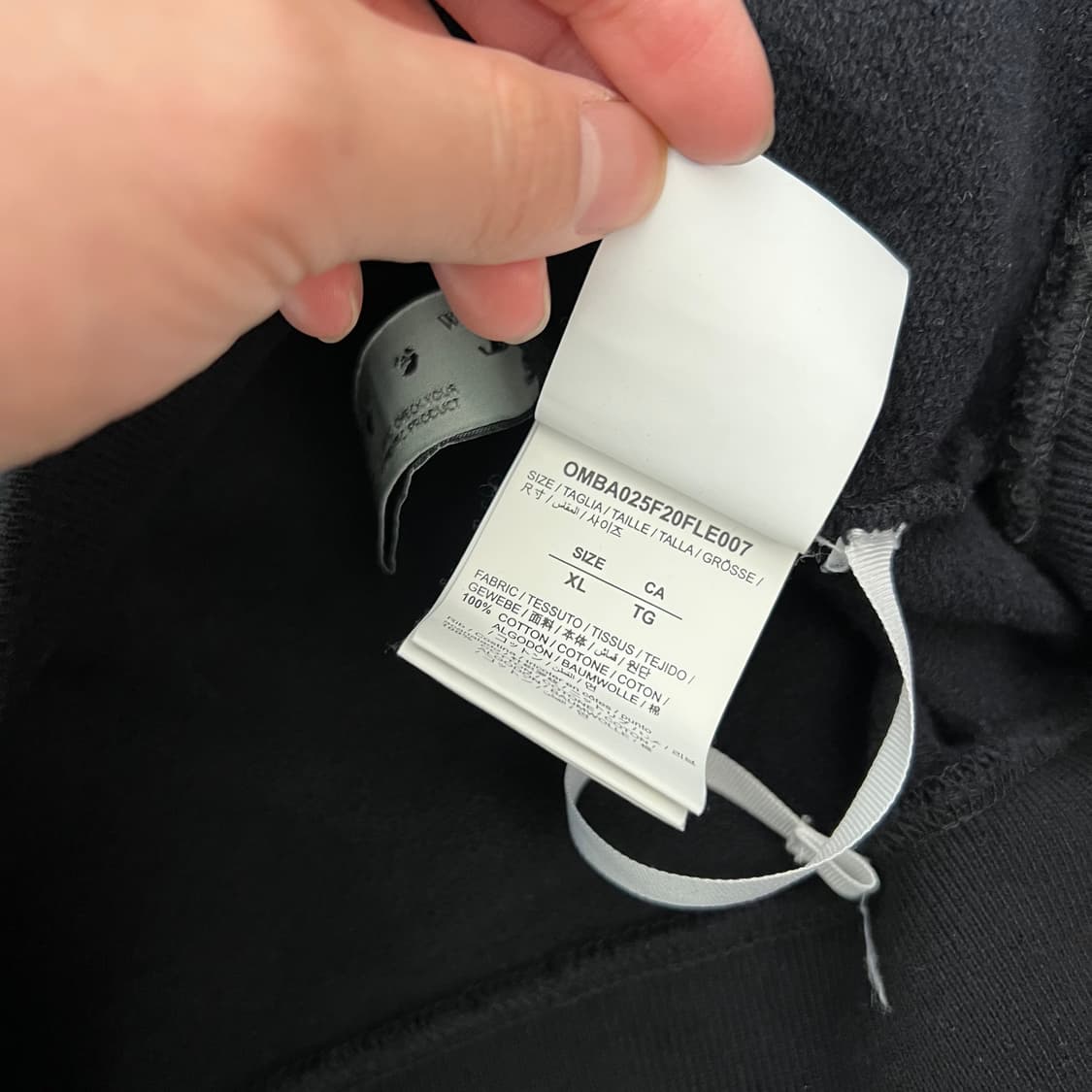 오프화이트 20FW 컷 히어 애로우 크루넥 맨투맨 블랙 상품이미지7