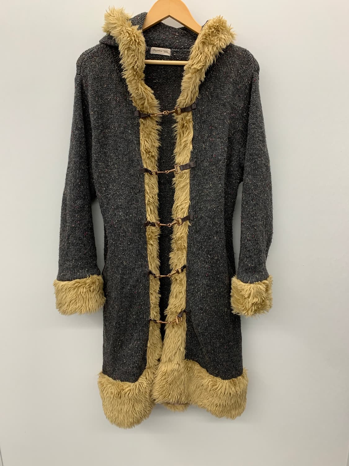 Sugarless gal 퍼 후드 버클 롱가디건 상품이미지2