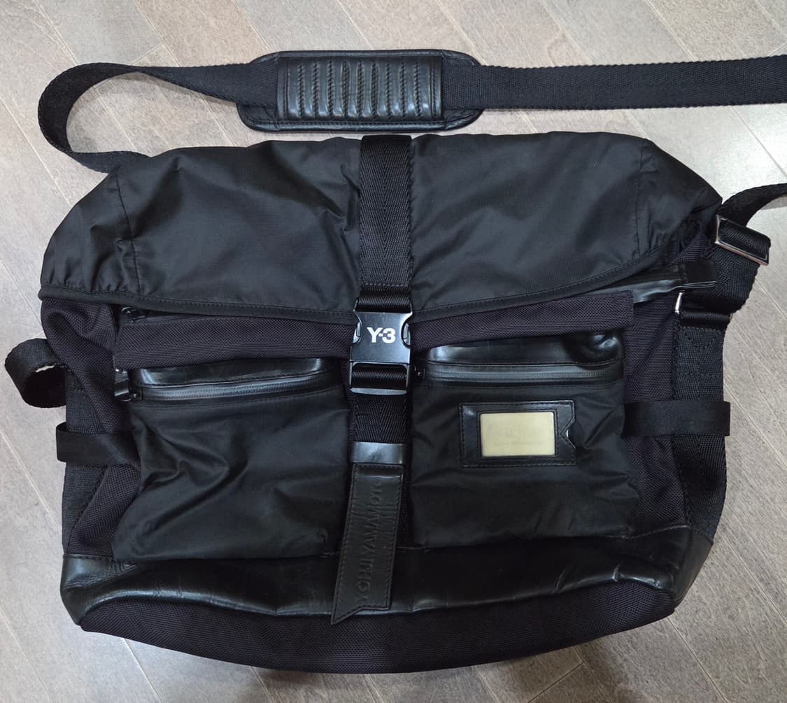 Y-3 크로스백 상품이미지1