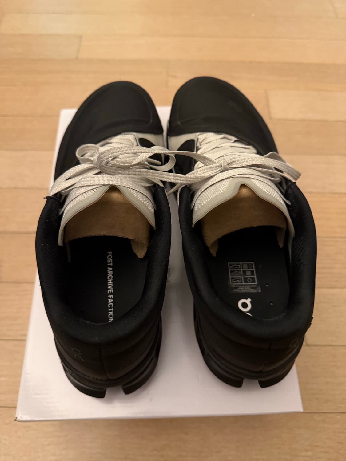 [280] 온 러닝 파프 클라우드 몬스터 하이퍼블랙 상품이미지6