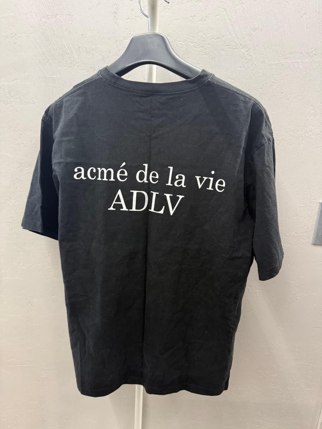 아크메드라비 검정 티셔츠 상품이미지8