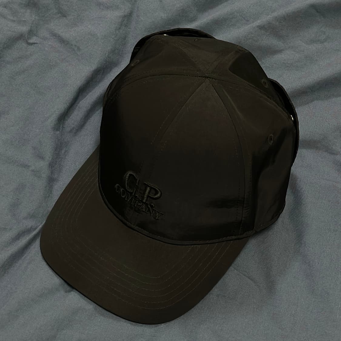 [L] 25SS CP컴퍼니 크롬-R 고글 볼캡 모자 블랙 상품이미지2