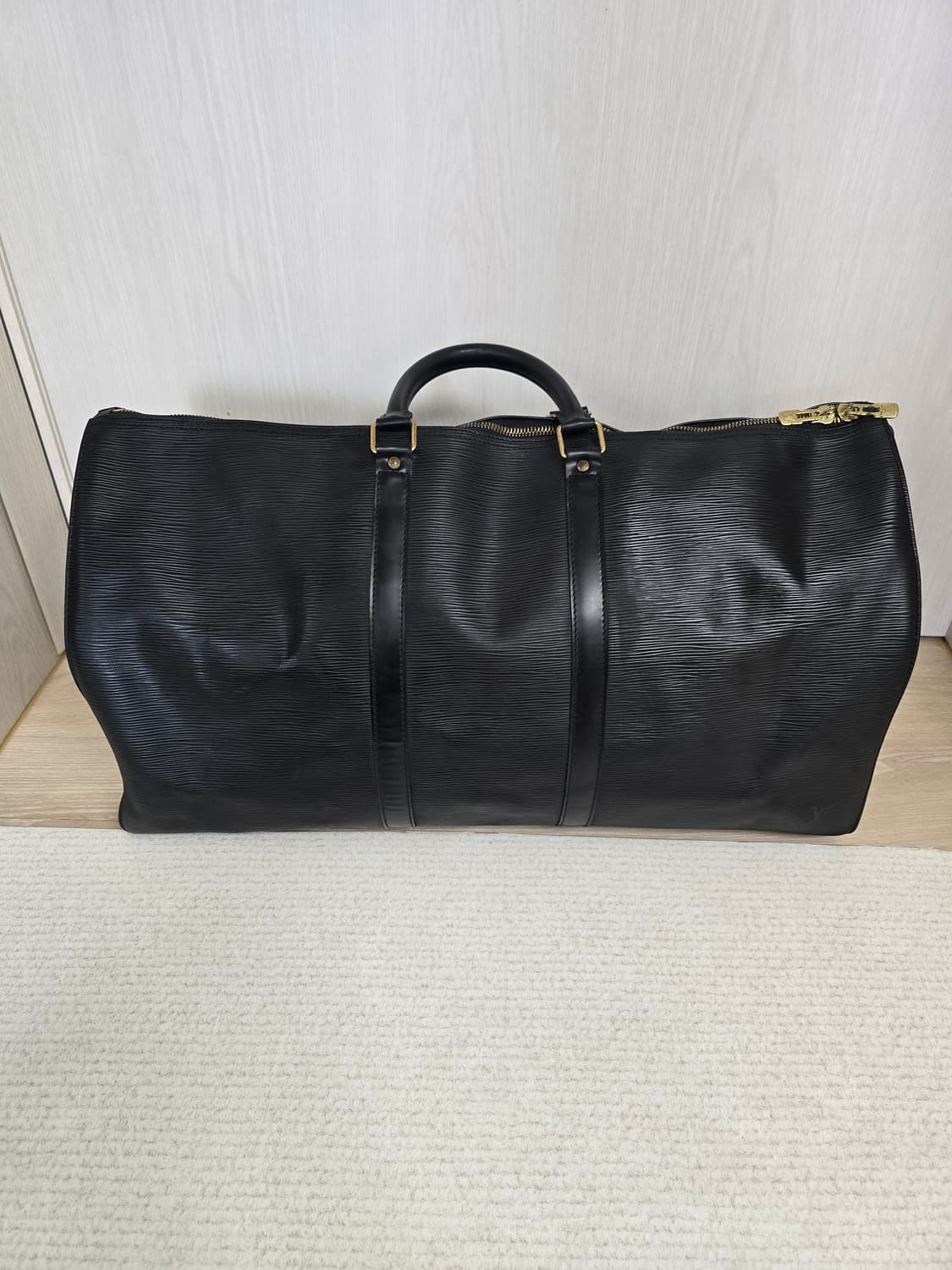 루이비통 에삐 키폴 블랙 보스턴백 60 상품이미지1