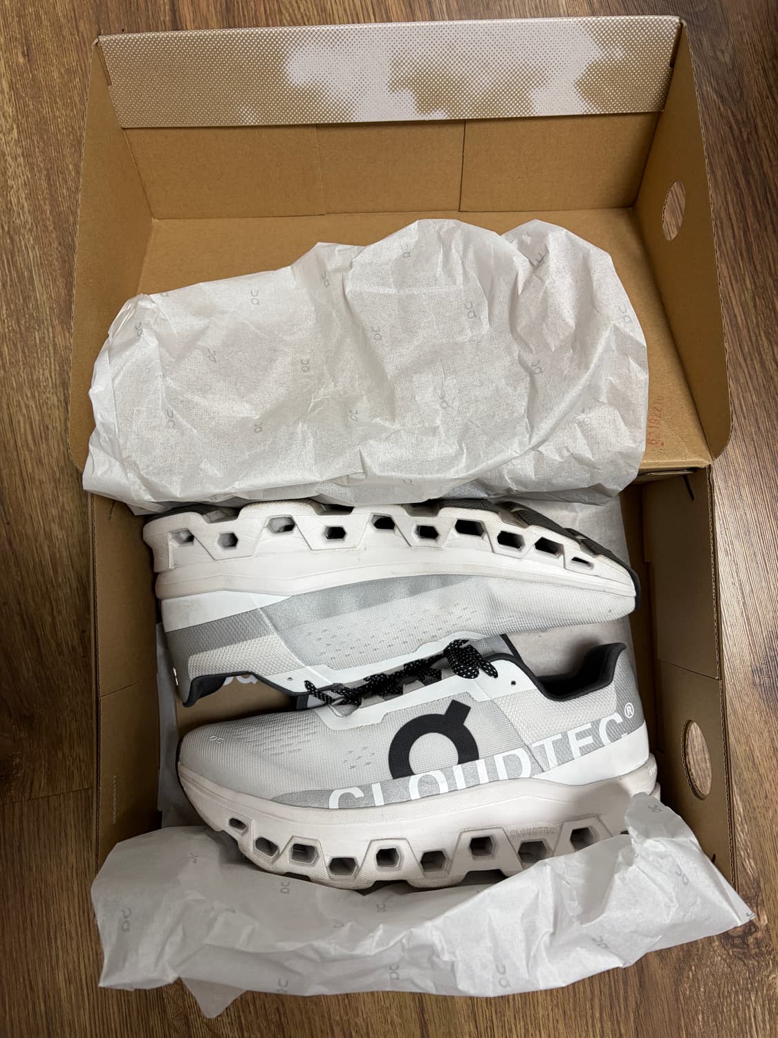 온러닝 클라우드몬스터 올화이트 상품이미지1