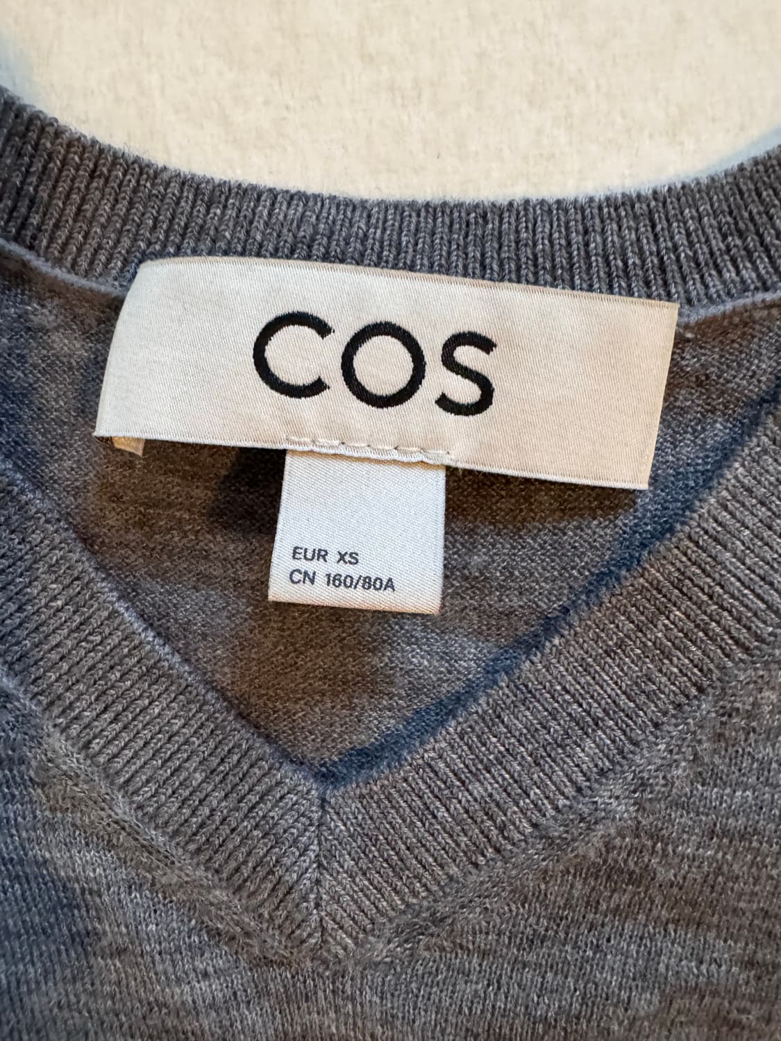 코스 슬림핏 니트 스웨터 상품이미지4