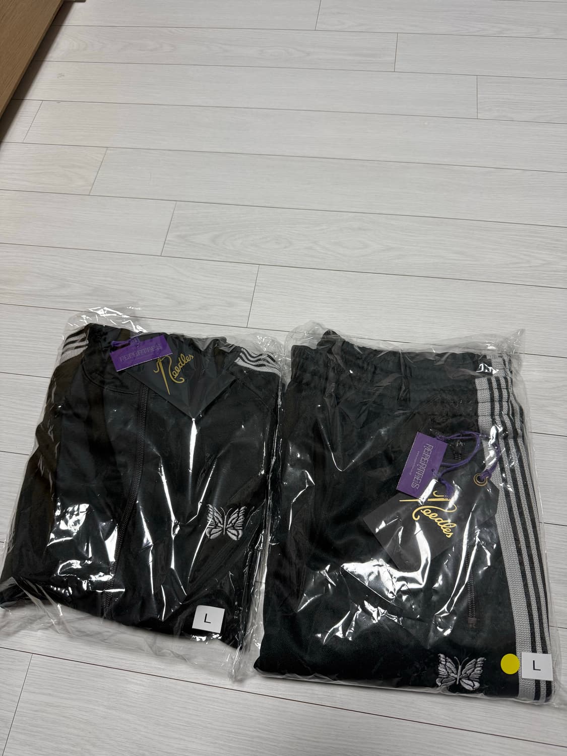 니들스 신상 차콜 트랙 세트 상품이미지1