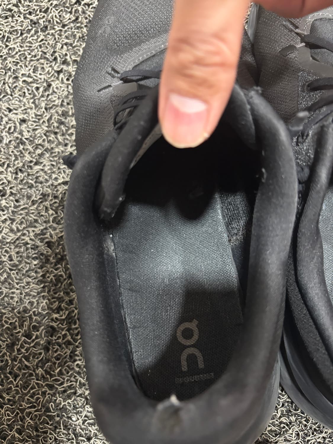 온 러닝 클라우드틸트 이클립스 블랙 M12 300 상품이미지8