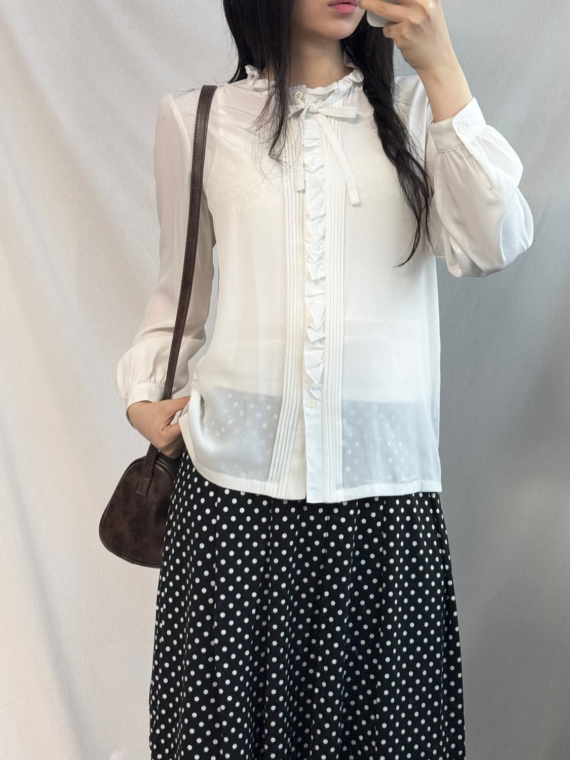 프릴 리본 타이넥 도트 패턴 블라우스 상품이미지6