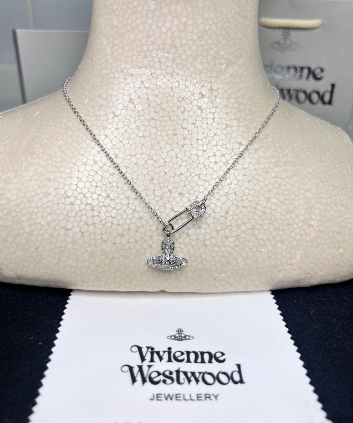 비비안웨스트우드 아카이브 큐빅 세이프티핀 orb 팬던트 목걸이 상품이미지2