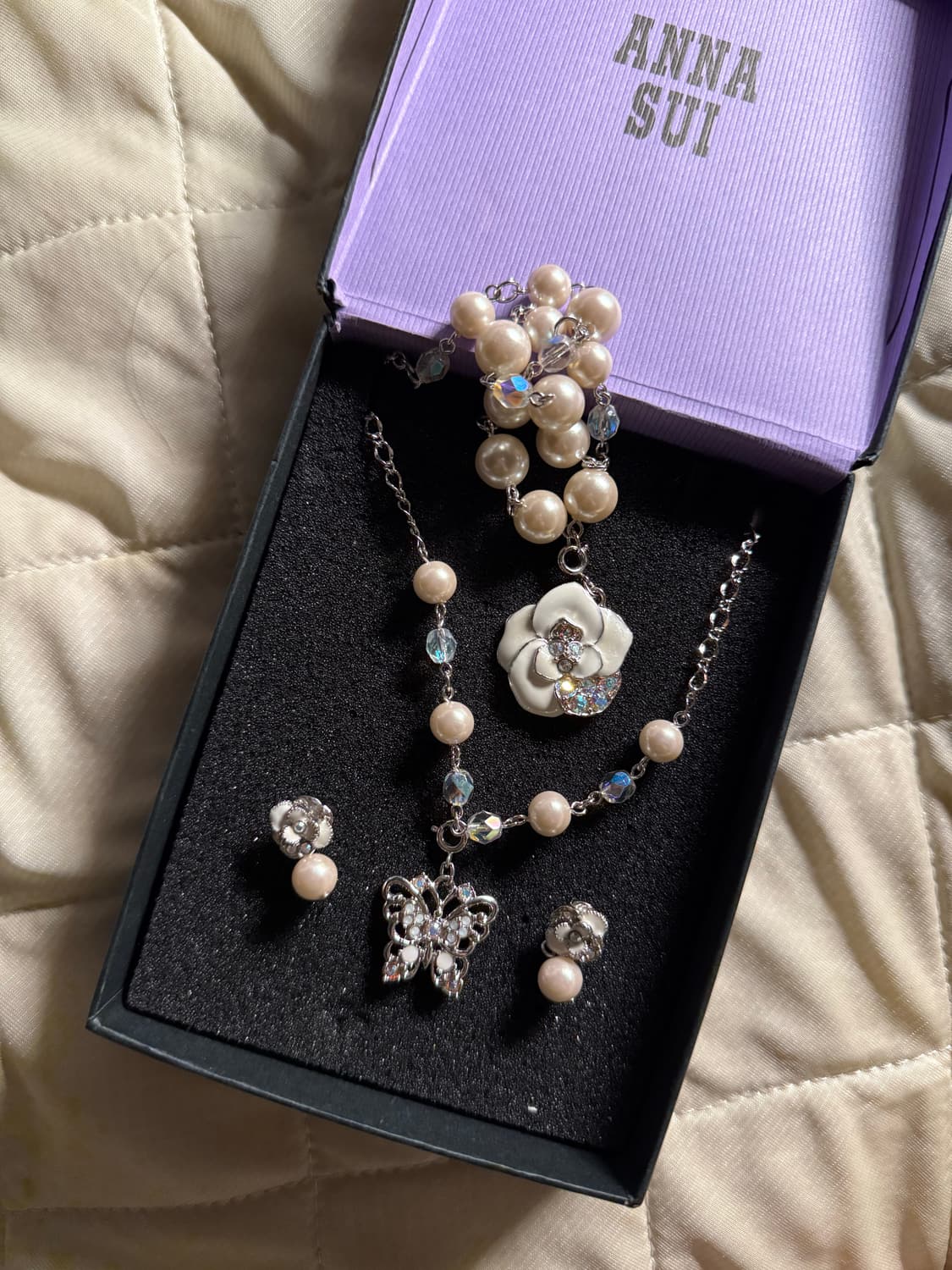 안나수이 진주 나비 목걸이 세트 풀박 (2종 목걸이 + 귀걸이) 상품이미지4