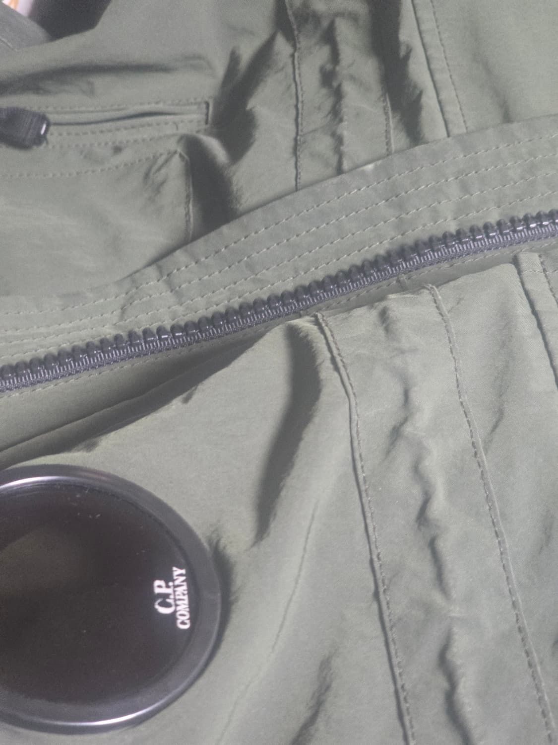 C.P. 컴퍼니 고글 렌즈 필드 재킷 (95사이즈,딥카키) 상품이미지8