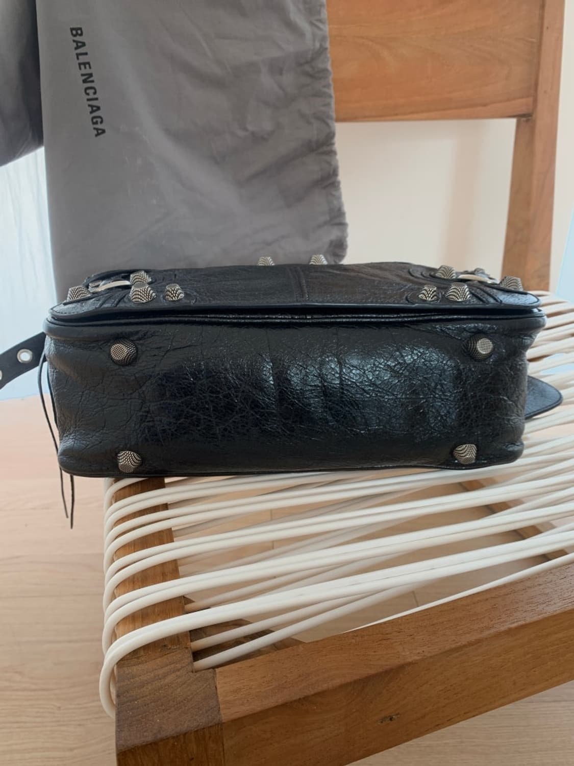 발렌시아가 르카골메신저백 상품이미지4