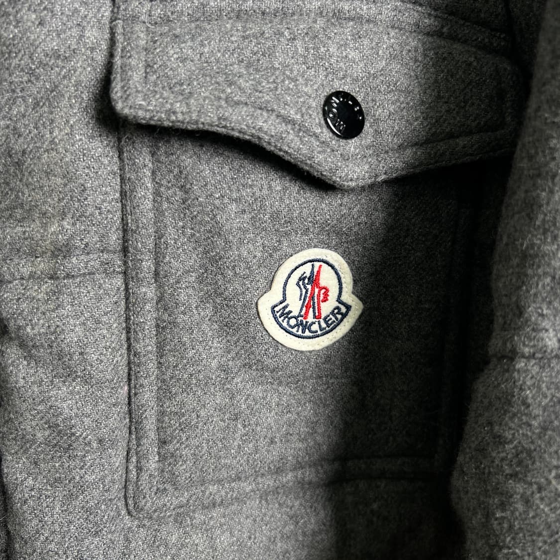 Moncler 몽클레어 그레이 다운 패딩 점퍼 상품이미지6