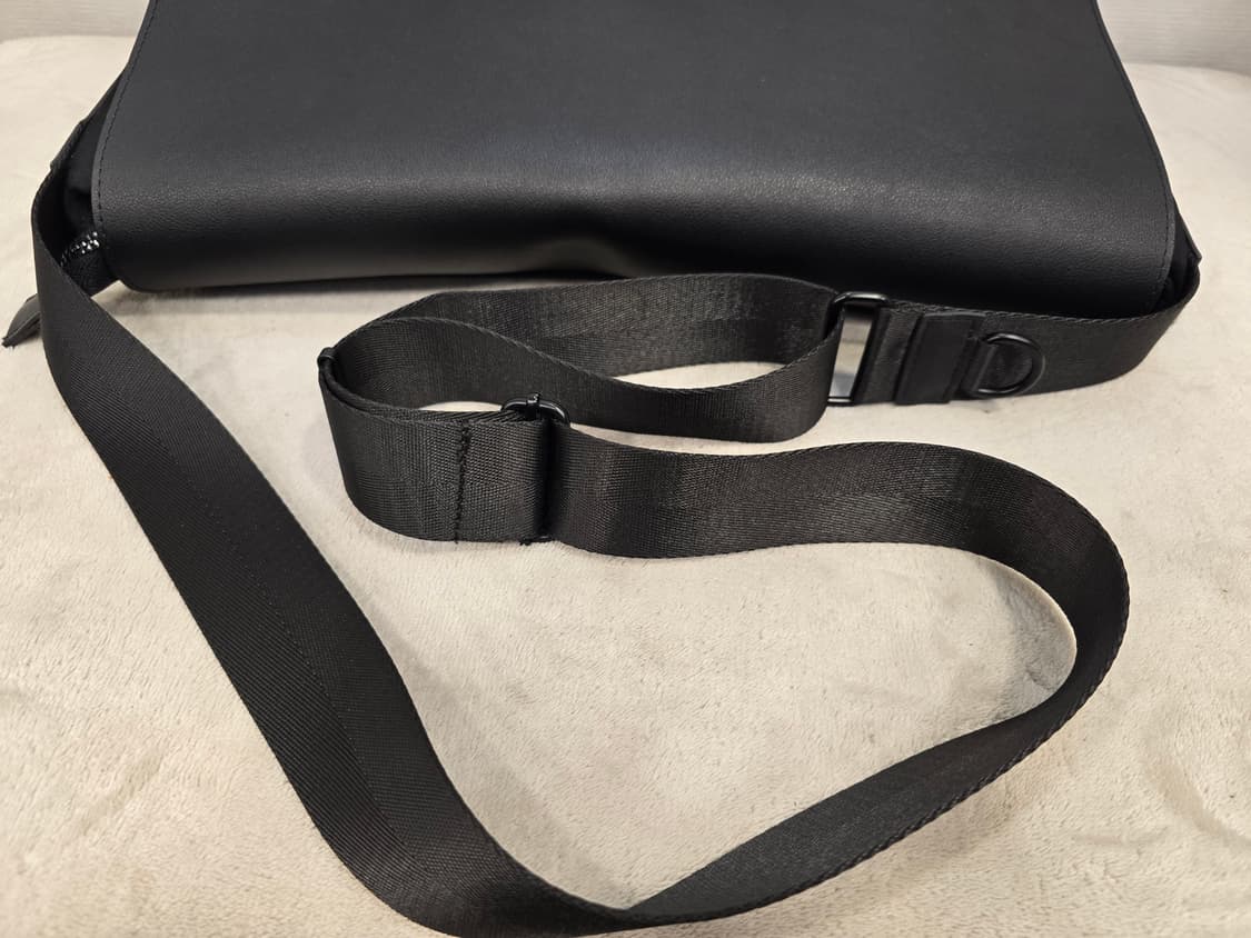 퀄팩 커렌트 레귤러 메신저백 숄더백 크로스백 블랙 상품이미지6