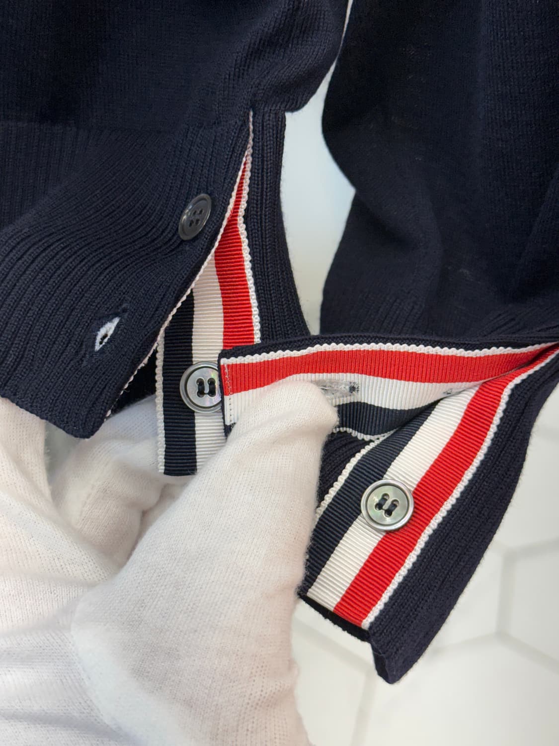 [3] 톰브라운 백삼선 메리노 울 니트 상품이미지3