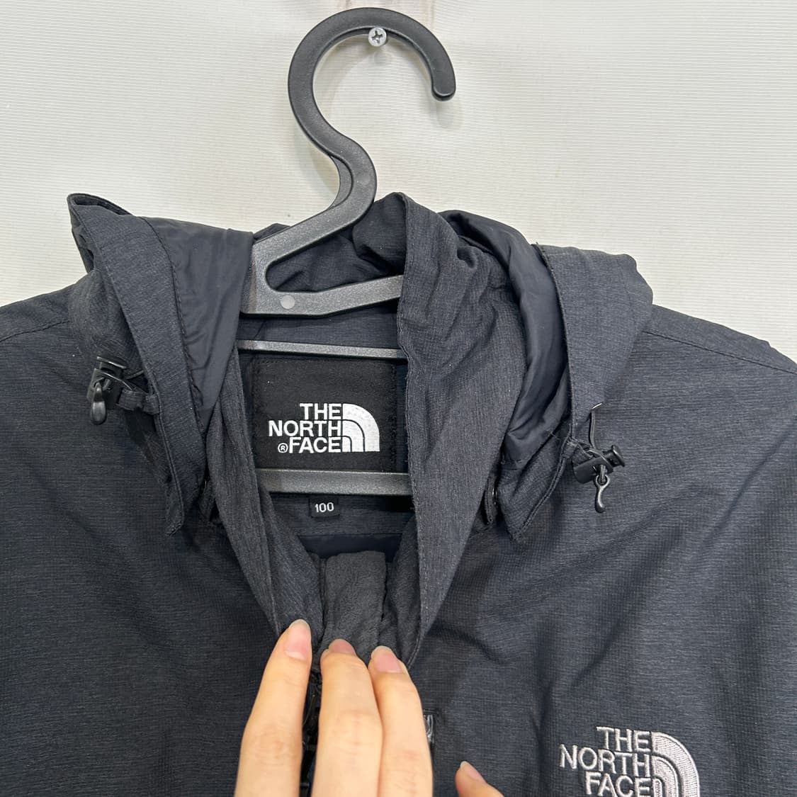 노스페이스 남성 하이벤트 바람막이 100 차콜 그레이 상품이미지2