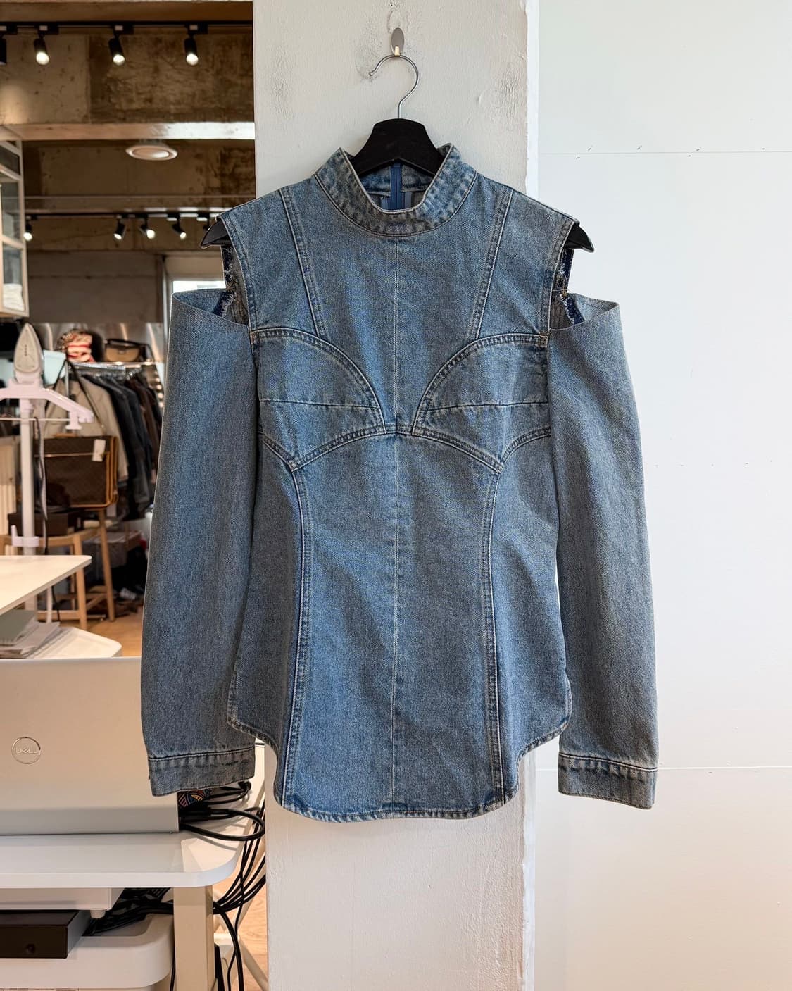 준지 데님 숄더 컷아웃 탑 상품이미지2