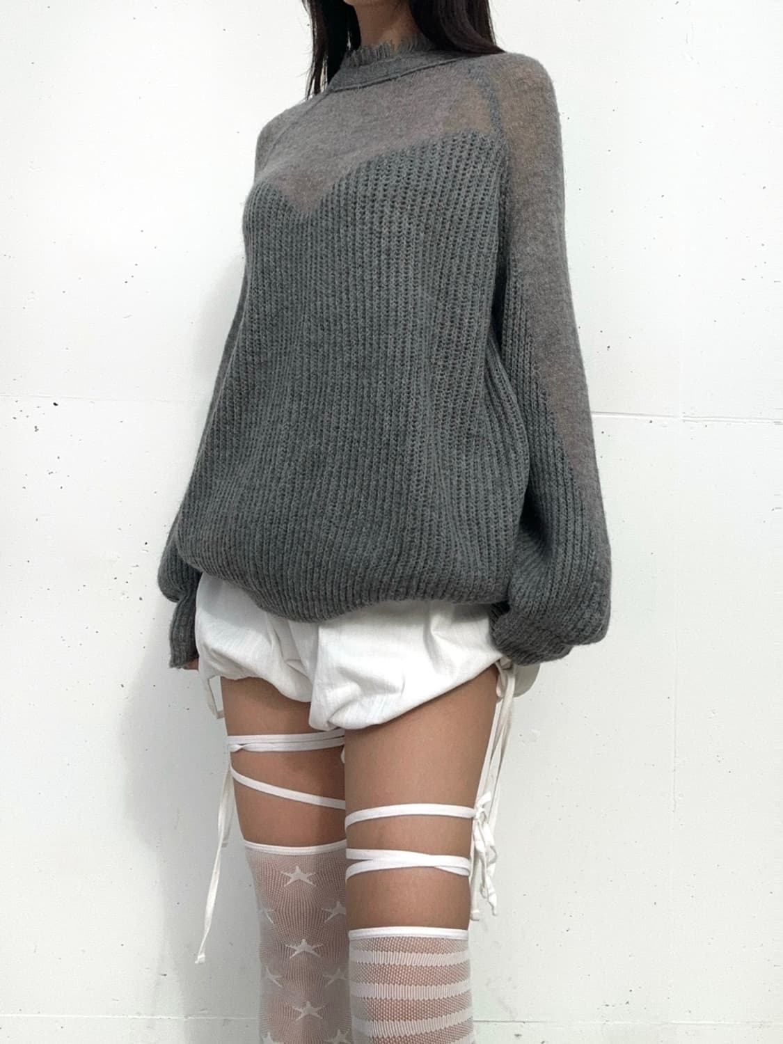 See - through grace neck knit / grey 상품이미지3