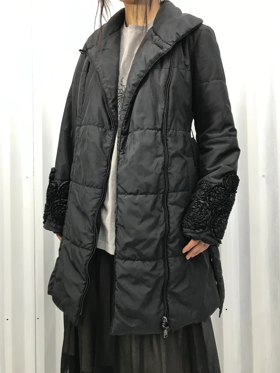 Armani Collezioni texture down coat 상품이미지2