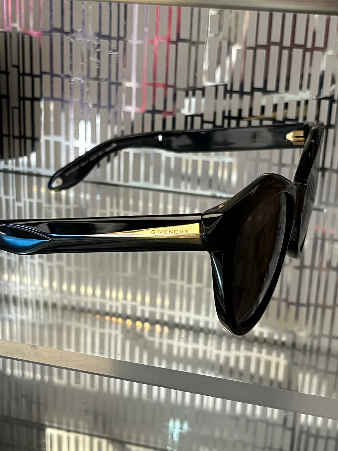 Givenchy Cat Eye SUNGLASSES 상품이미지3