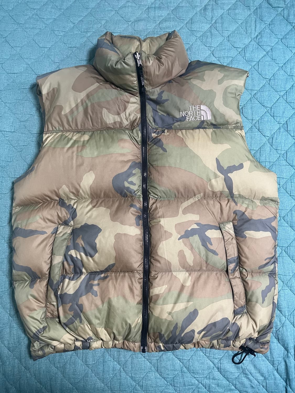 노스페이스 700 중앙로고 카모 패딩 조끼 베스트 XL 상품이미지1