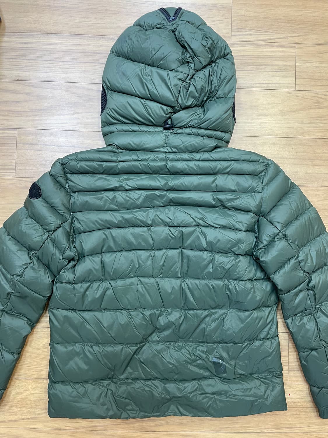 AI Riders on the Storm 키즈 패딩 올리브 색상입니다. 상품이미지2