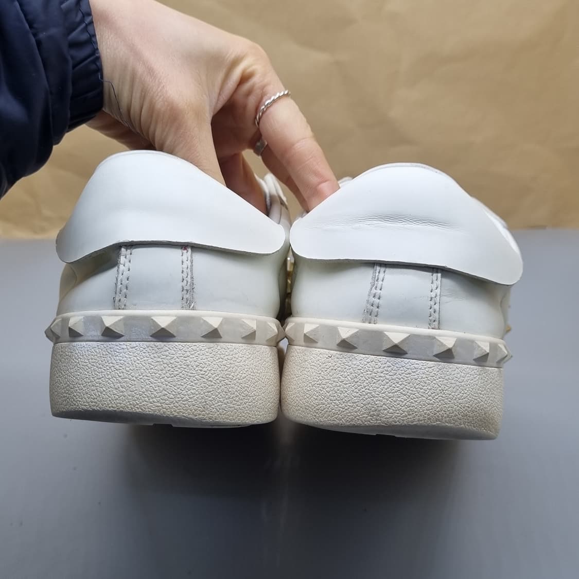 발렌티노 락스터드 남성스니커즈280 상품이미지4