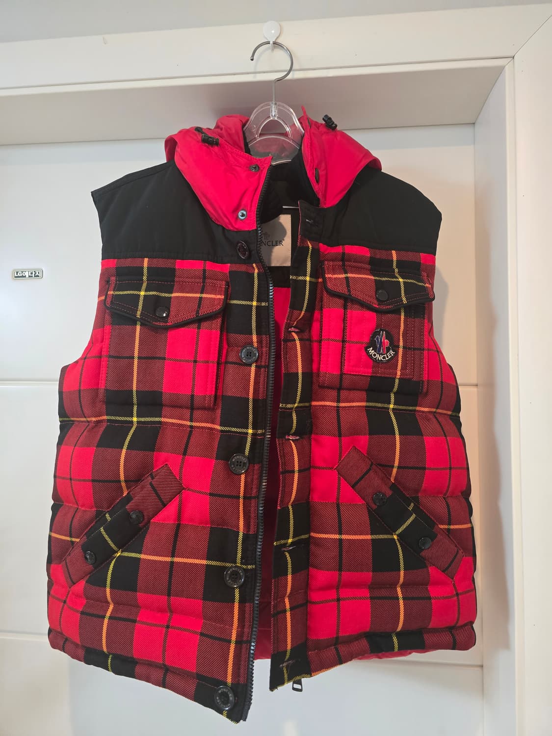 몽클레어 패딩 체크팬턴 베스트 상품이미지1