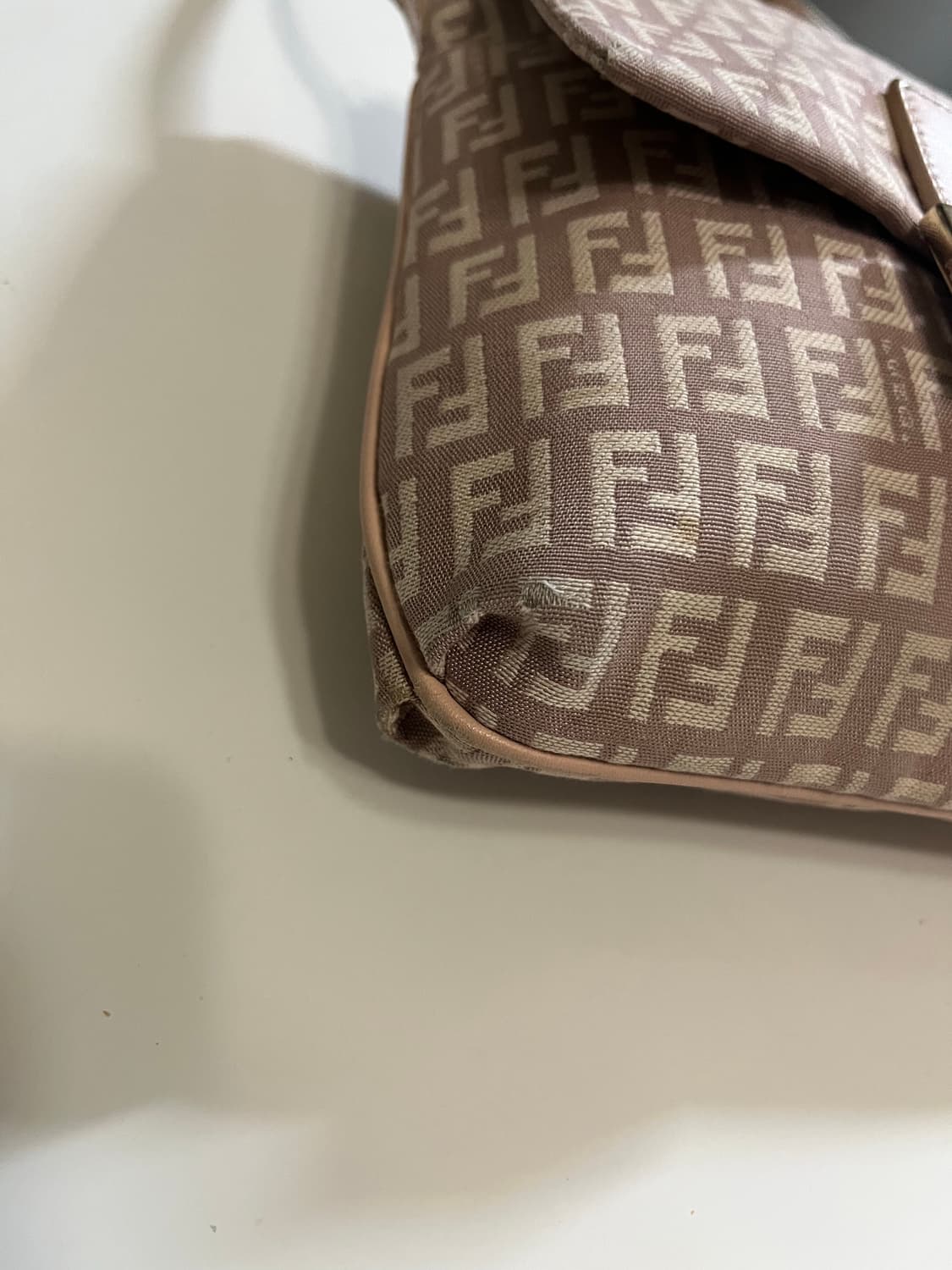 펜디 주카 미니 크로스백 상품이미지6