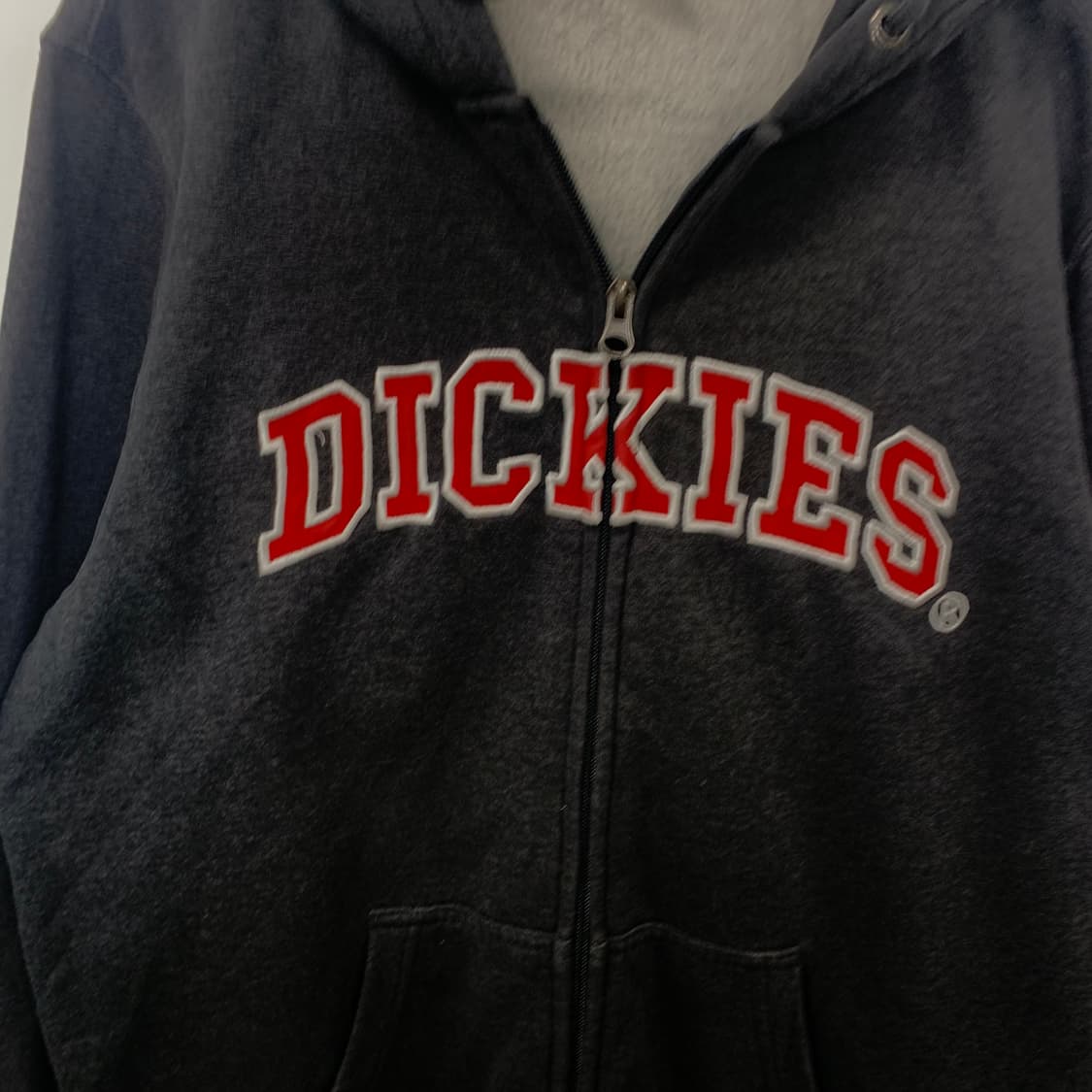 디키즈 y2k 와투케 차콜 후드집업 상품이미지4