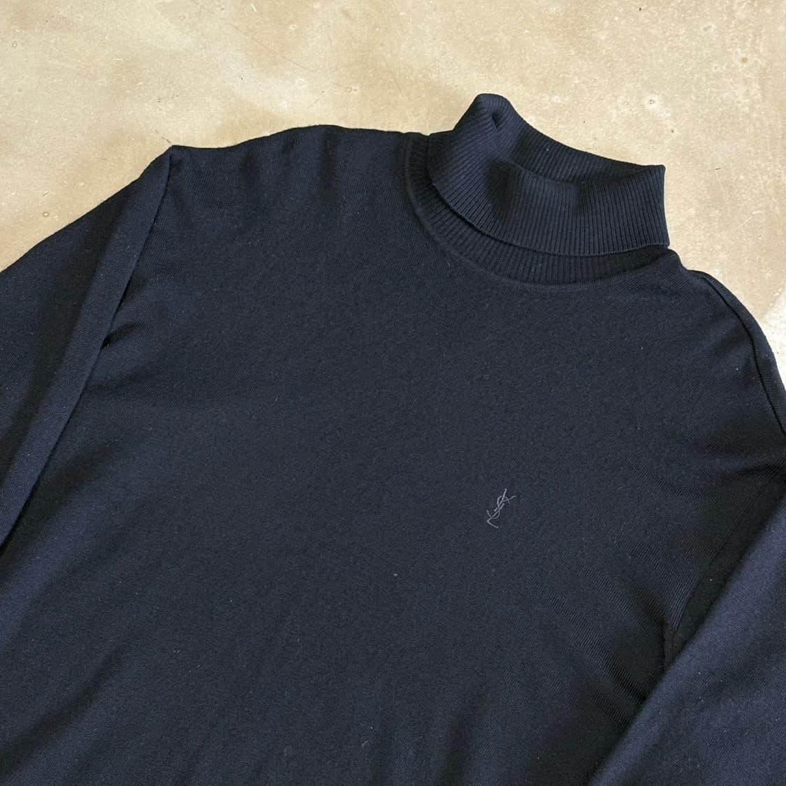 100 입생로랑 블랙 터틀넥 울 니트 상품이미지1