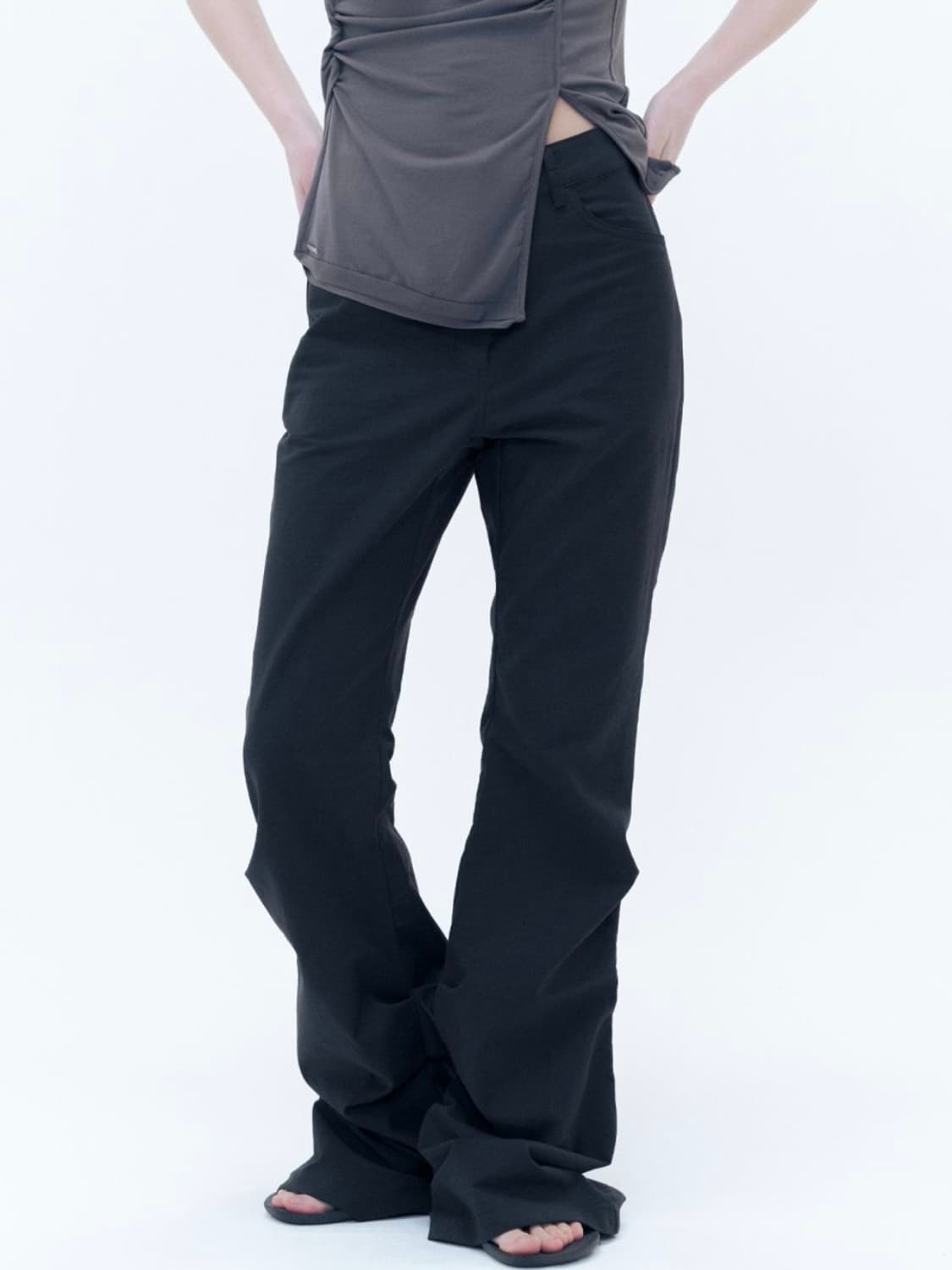 미세키서울 코튼 셔링 부츠컷 팬츠 블랙 / 1 사이즈 상품이미지2