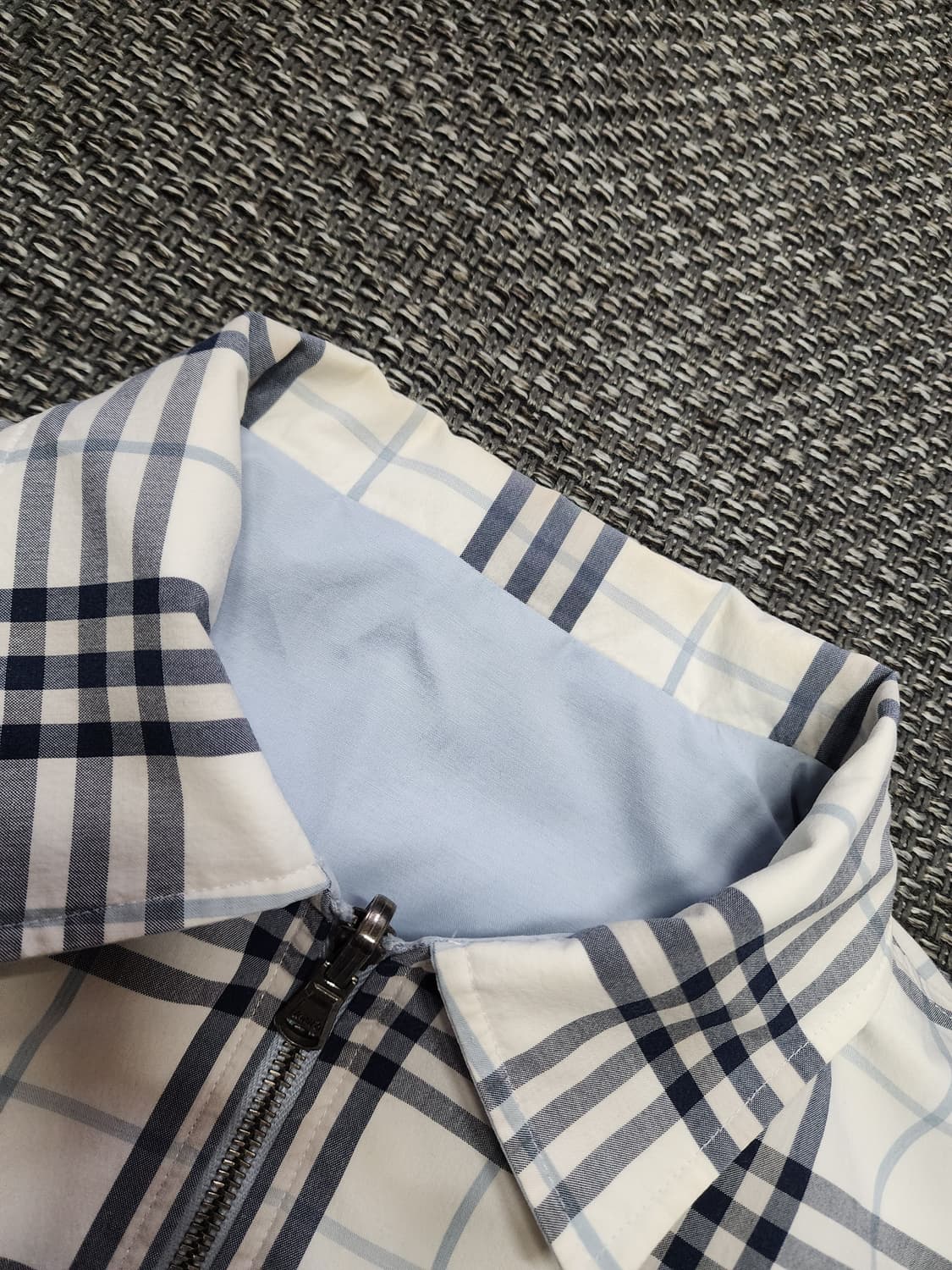 버버리 화이트 스카이블루 리버시블 노바체크  상품이미지2